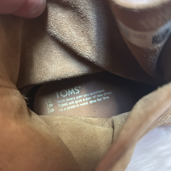 Toms Tan Lace Up Boots - Picture 10 of 10